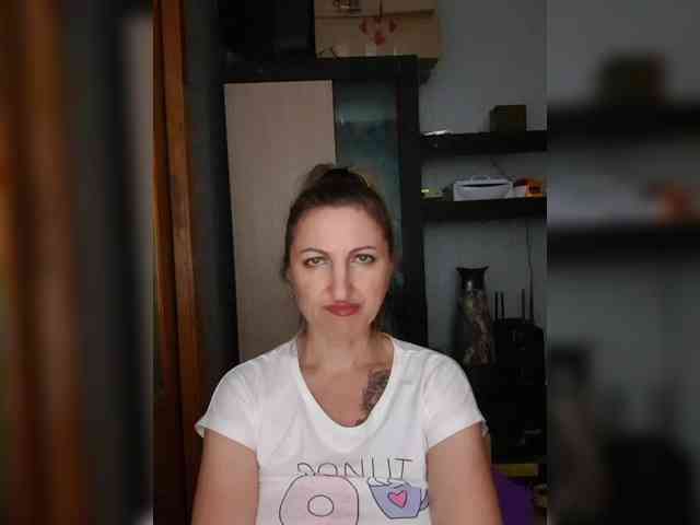 Nushka1984 webcam