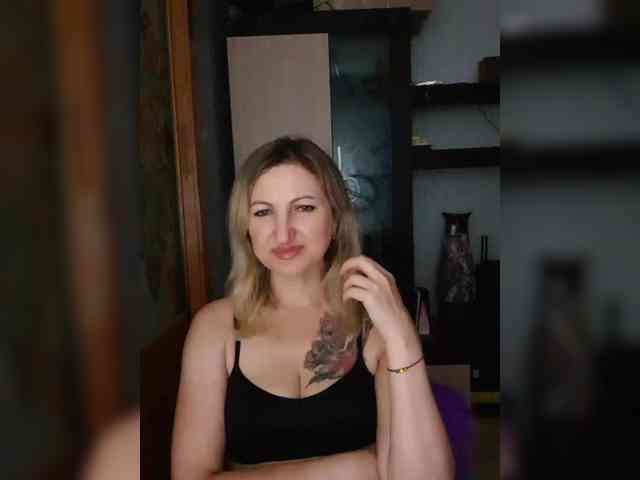Nushka1984 webcam