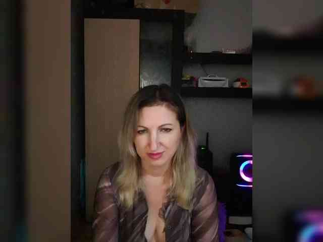 Nushka1984 webcam