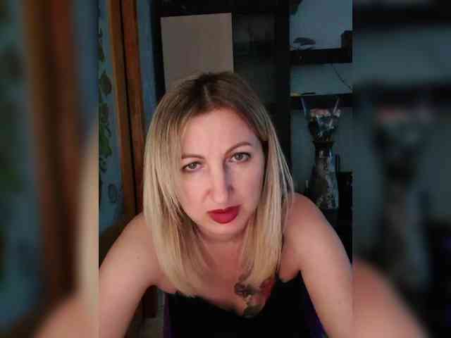 Nushka1984 webcam