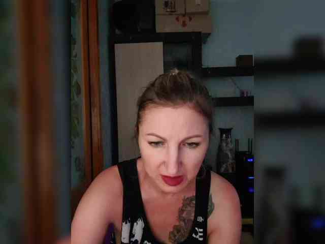 Nushka1984 webcam