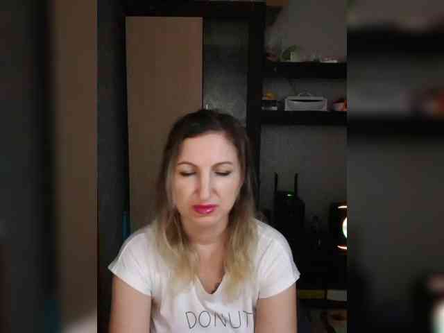 Nushka1984 webcam