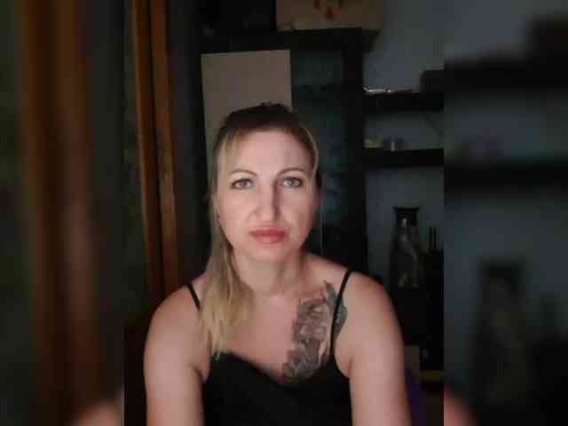 Nushka1984 webcam