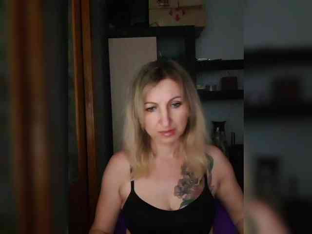 Nushka1984 webcam