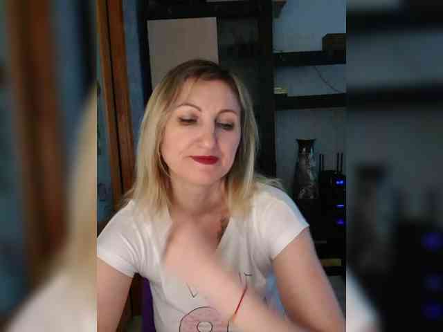 Nushka1984 webcam