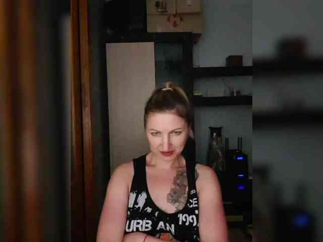 Nushka1984 webcam