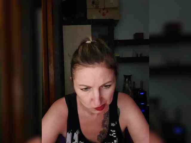 Nushka1984 webcam