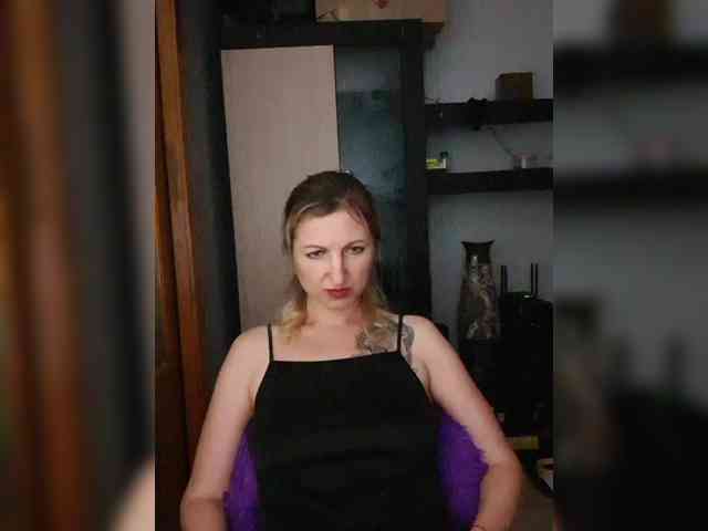 Nushka1984 webcam