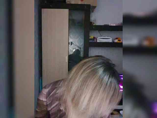 Nushka1984 webcam
