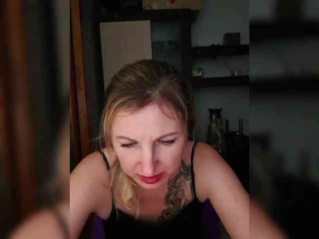 Nushka1984 webcam