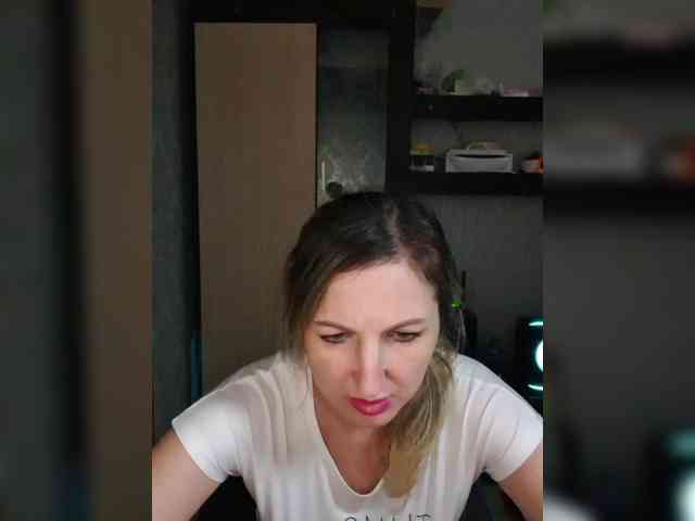 Nushka1984 webcam
