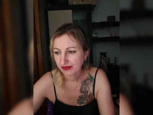 Nushka1984 webcam