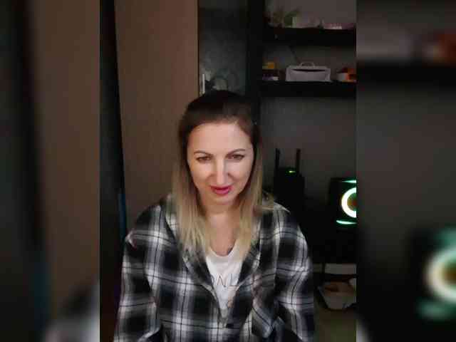 Nushka1984 webcam