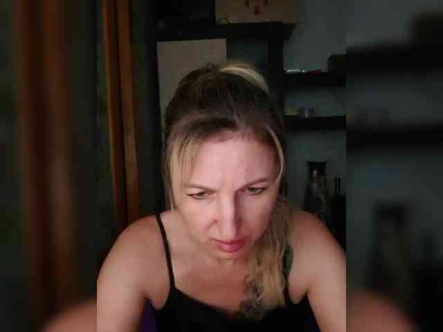 Nushka1984 webcam