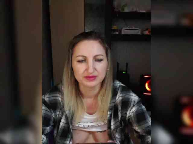 Nushka1984 webcam