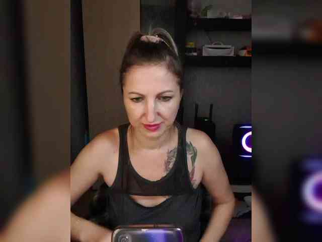 Nushka1984 webcam