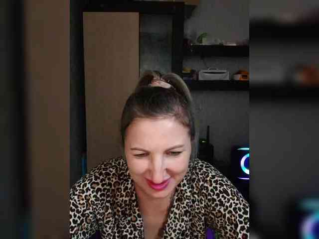 Nushka1984 webcam