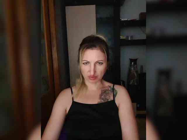 Nushka1984 webcam