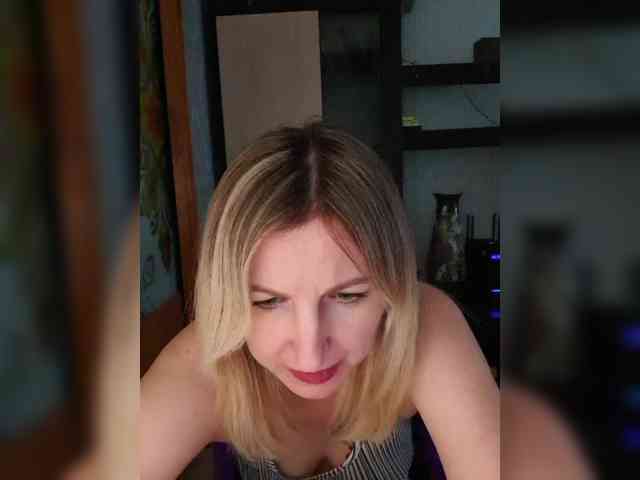 Nushka1984 webcam