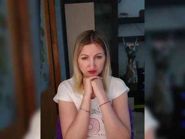 Nushka1984 webcam