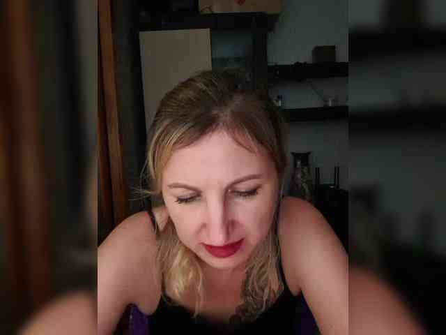 Nushka1984 webcam