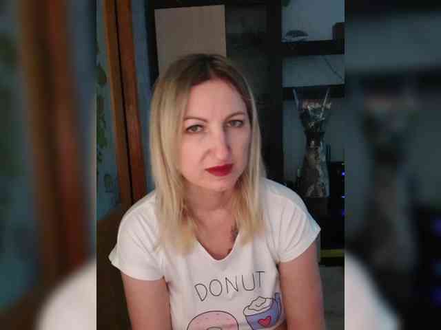 Nushka1984 webcam