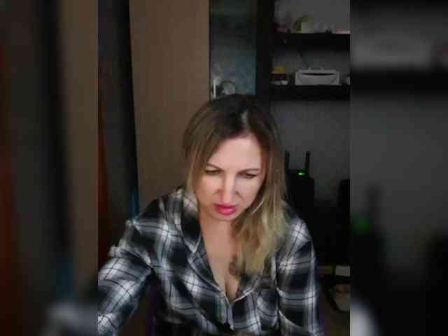 Nushka1984 webcam