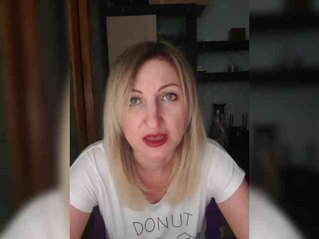 Nushka1984 webcam