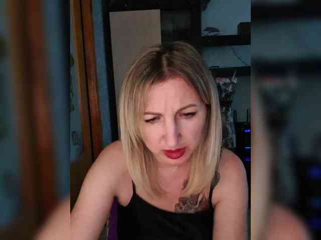 Nushka1984 webcam