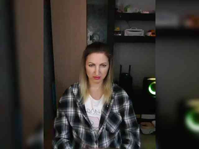 Nushka1984 webcam