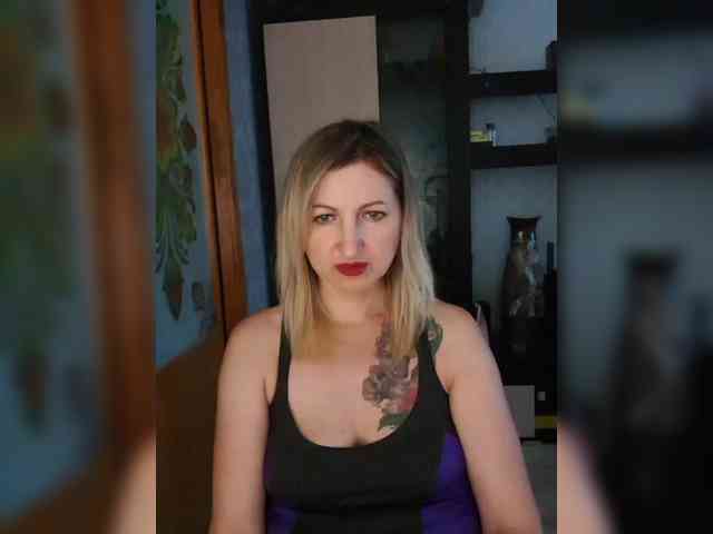 Nushka1984 webcam