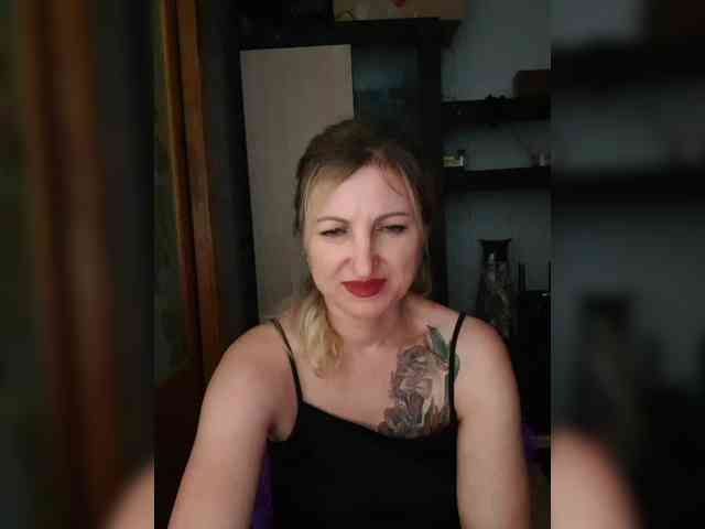 Nushka1984 webcam
