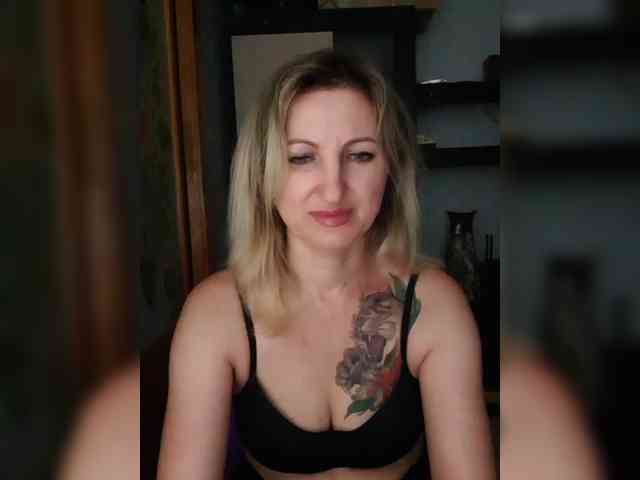 Nushka1984 webcam
