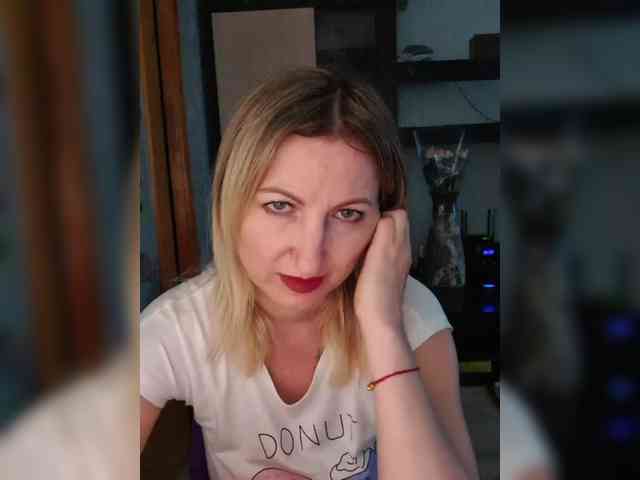 Nushka1984 webcam
