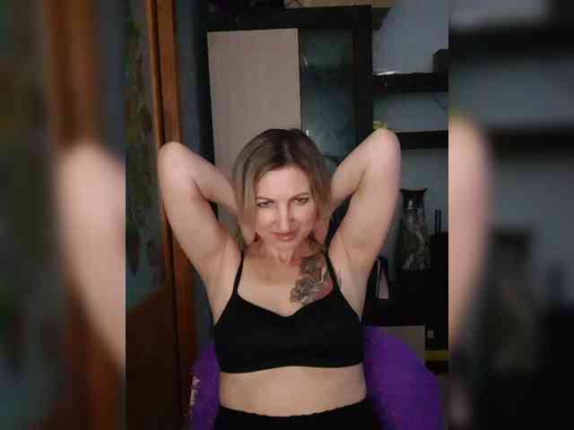Nushka1984 webcam