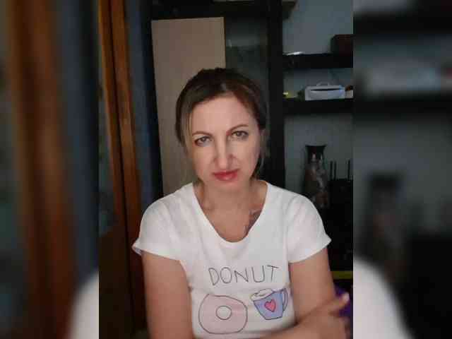 Nushka1984 webcam
