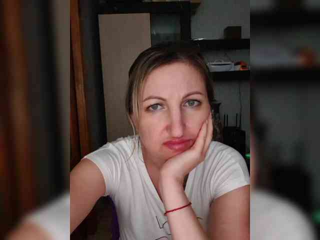 Nushka1984 webcam