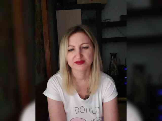 Nushka1984 webcam