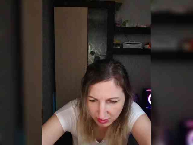 Nushka1984 webcam