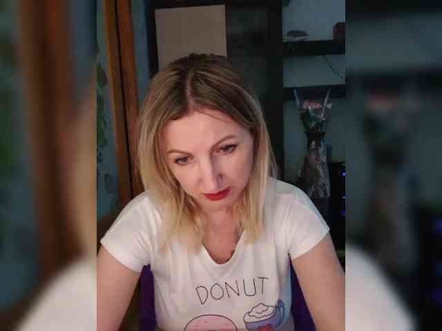Nushka1984 webcam
