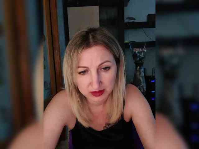Nushka1984 webcam