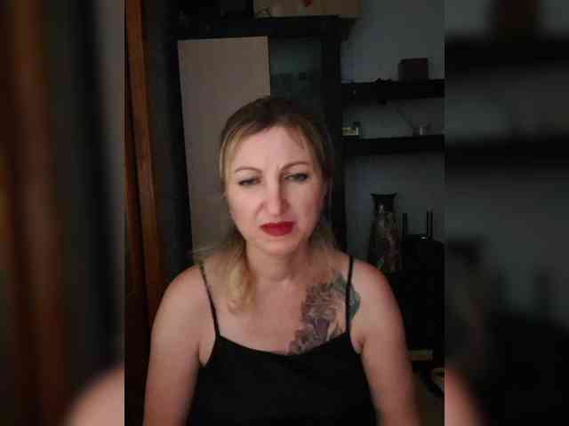 Nushka1984 webcam
