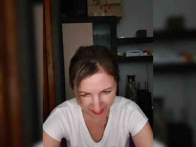 Nushka1984 webcam