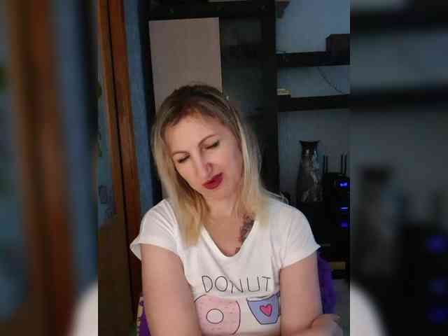 Nushka1984 webcam