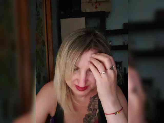 Nushka1984 webcam