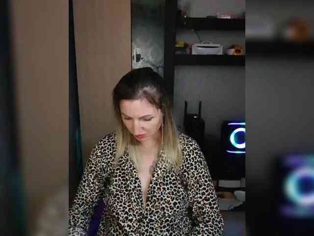 Nushka1984 webcam
