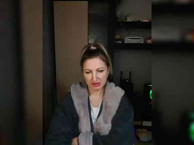 Nushka1984 webcam