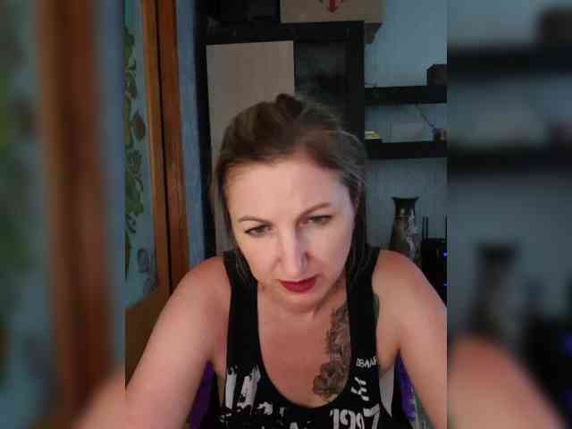 Nushka1984 webcam
