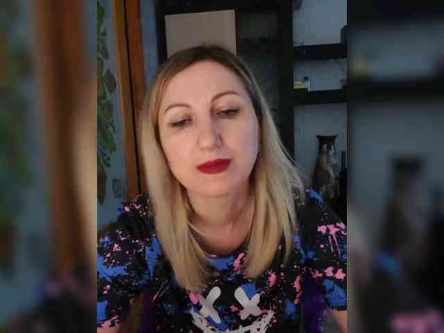 Nushka1984 webcam