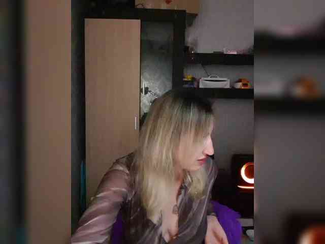 Nushka1984 webcam